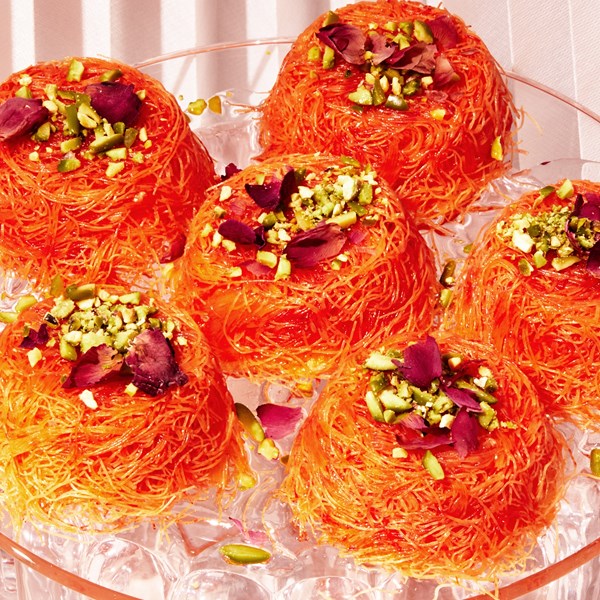 Mini knafeh with rose and pistachio 