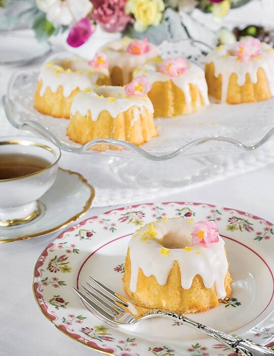 Mini lemon bundt cakes