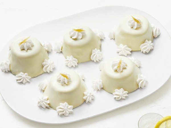 Mini lemon sponge cakes (Delizia al limone)