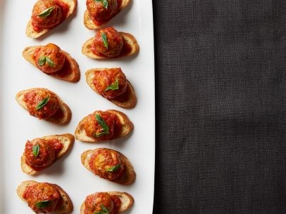 Mini meatball crostini