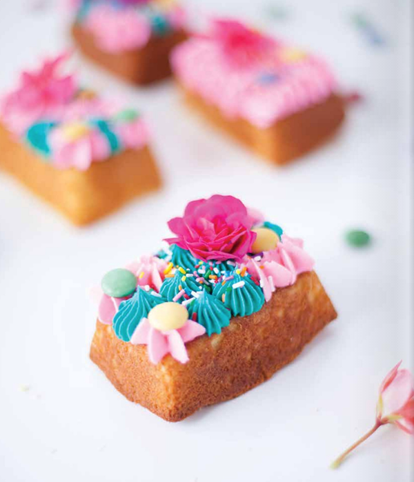 Mini modern party cakes