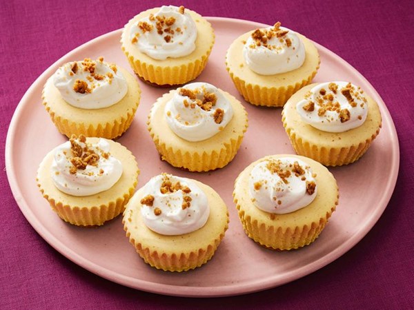 Mini no-bake pumpkin cheesecakes