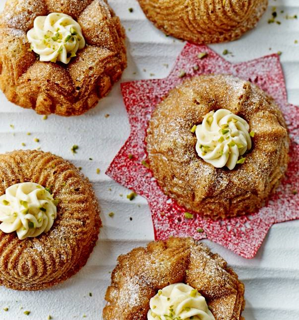 Mini orange, pistachio and Cointreau kugelhopf