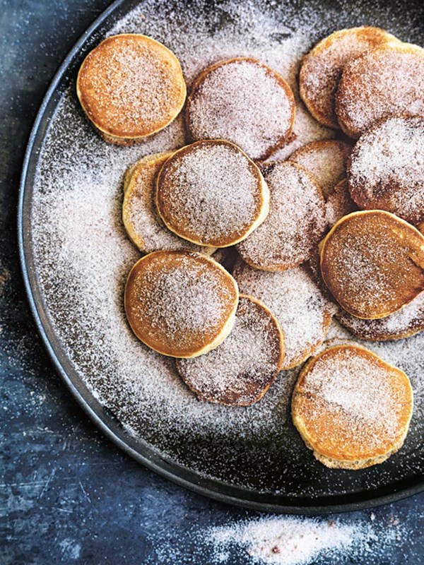 Mini pancakes in cinnamon sugar