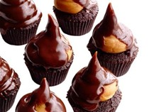 Mini peanut butter-chocolate cupcakes