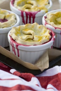 Mini pelargonium blackberry and apple pies