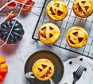 Mini pumpkin & feta pies