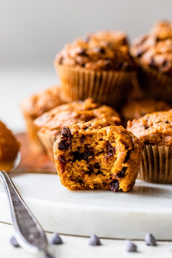 Mini pumpkin chocolate chip muffins