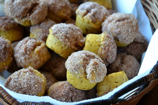 Mini pumpkin doughnut muffins