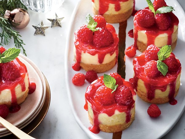 Mini raspberry cheesecakes