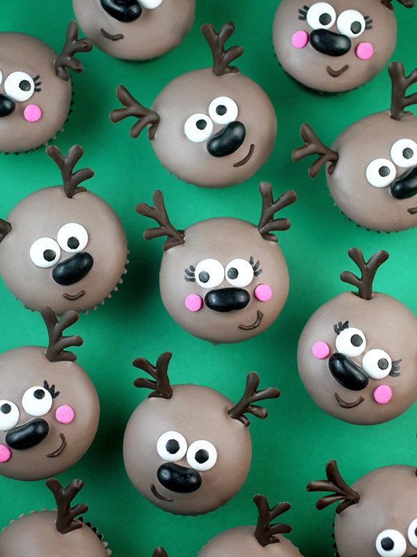 Mini reindeer cupcakes