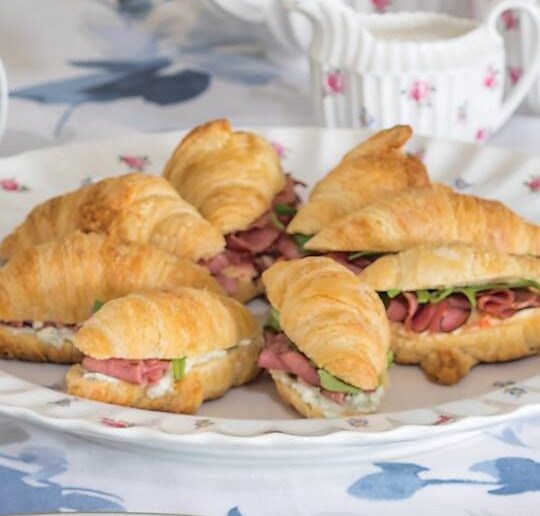 Mini roast beef croissants
