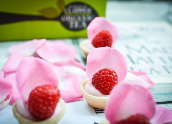 Mini rose and raspberry cheesecakes
