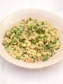 Mini shell pasta with a creamy smoked bacon and pea sauce