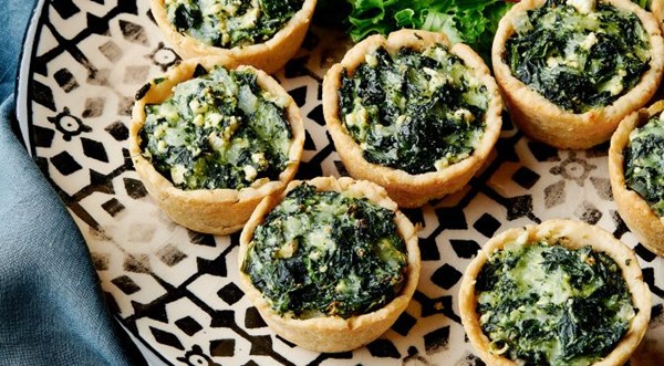 Mini spinach b'jíbín pies [Brad Mahlof]