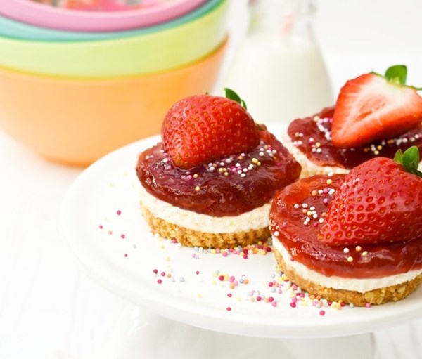 Mini strawberry cheesecakes 