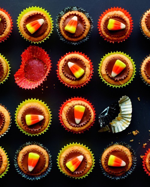 Mini triple-treat cupcakes