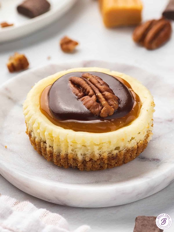 Mini turtle cheesecakes