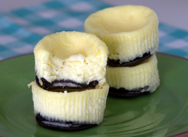 Mini vanilla cheesecakes