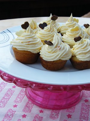 Mini vanilla cupcakes