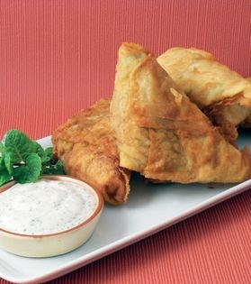 Mini vegetable samosas