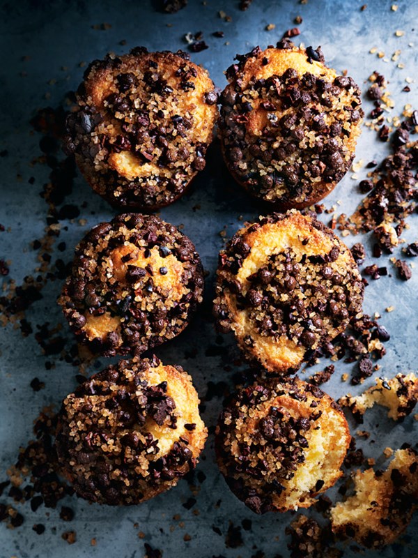 Mini white chocolate cakes with cacao nib crumb