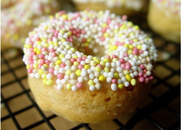 Miniature baked doughnuts