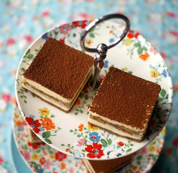 Miniature tiramisu cakes