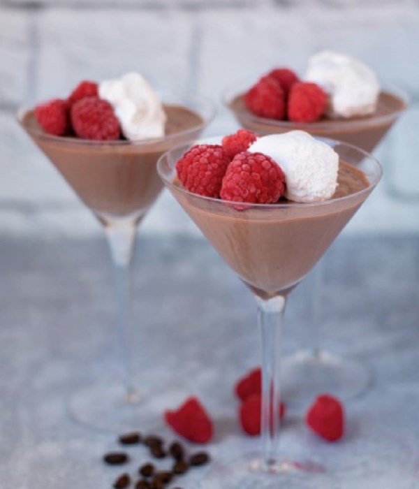 Minimalist chocolate-espresso mousse