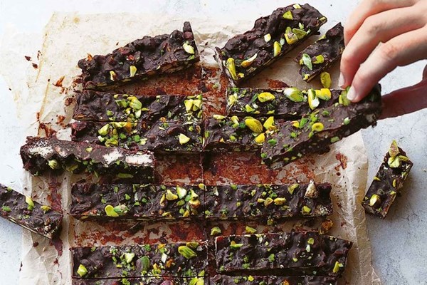 Mint & pistachio chocolate fridge cake