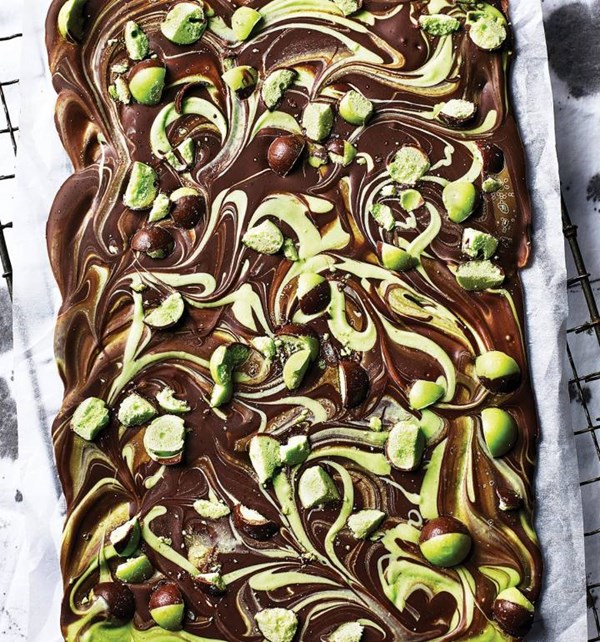 Mint choc magic bark
