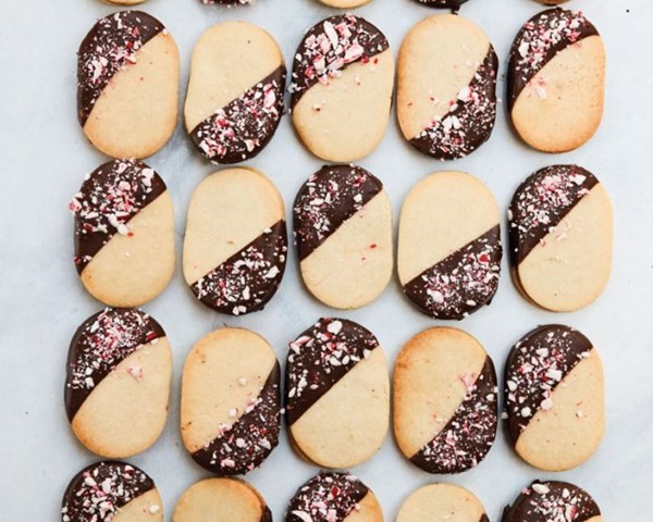 Mint chocolate biscuit sandwich cookies