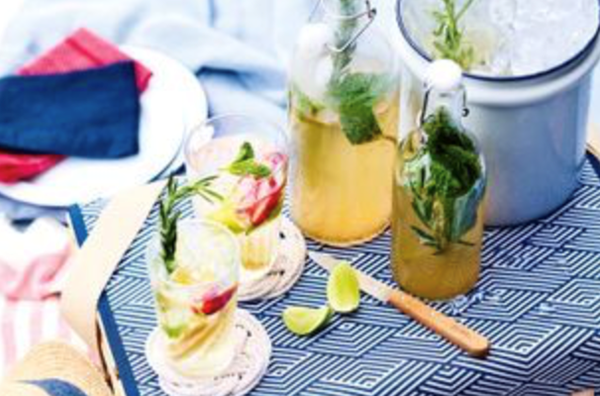 Mint, ginger and rosemary sparkling kombucha