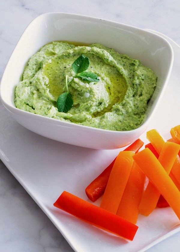 Minty sweet pea and mascarpone dip