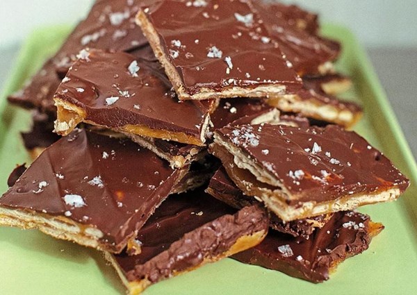 Miso toffee crackers