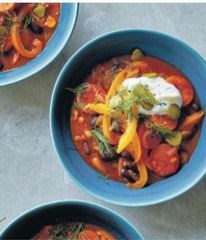 Mixed bean goulash with soured cream