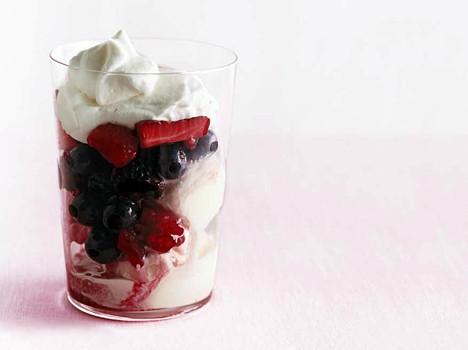 Mixed berry and cassis sundaes