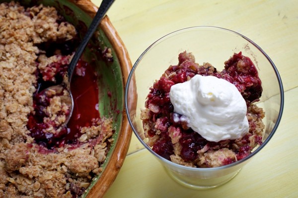 Mixed berry crisp