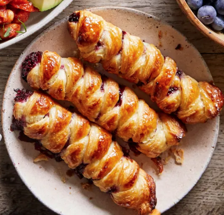 Mixed berry crossover puff pastry tarts