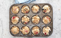 Mixed berry crumble top muffins