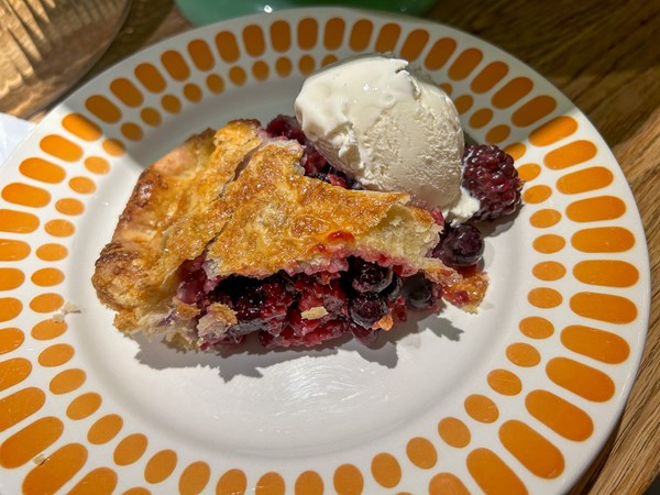 Mixed berry pie