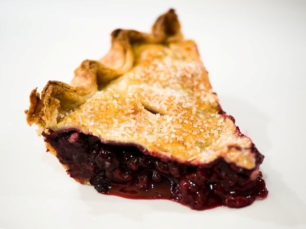 Mixed berry pie (made with frozen berries)