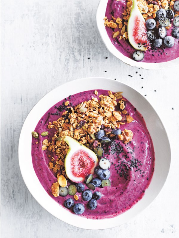Mixed berry smoothie bowl