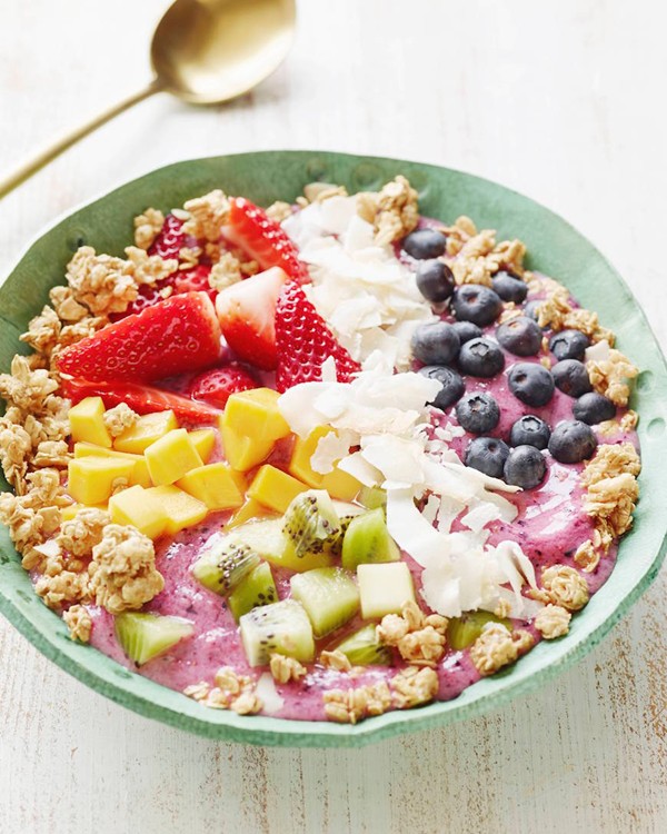 Mixed berry smoothie bowls