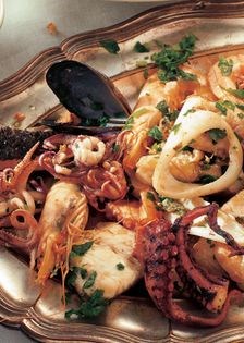 Mixed fish soup with tomato (Cacciucco)