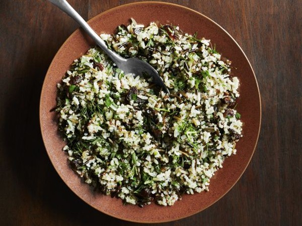 Mixed grains with dates