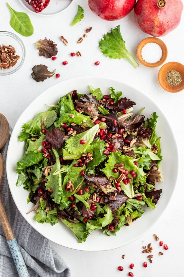 Mixed greens pomegranate salad