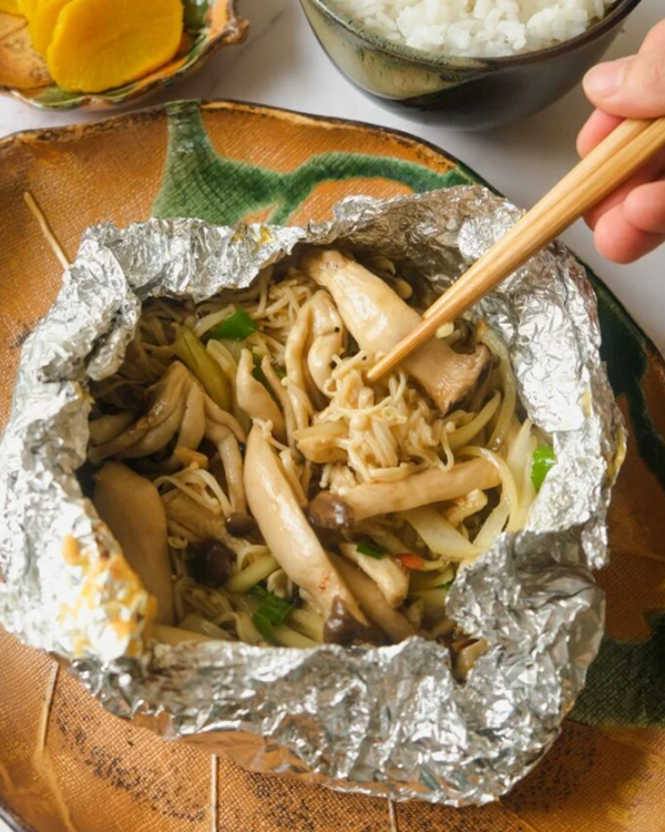 Mixed mushroom foil bake