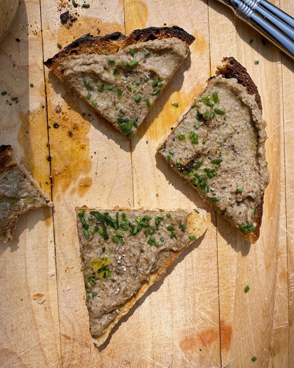 Mixed mushroom pâté