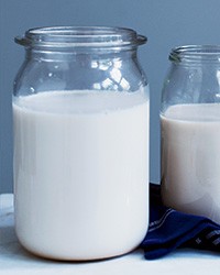 Mixed-nut milk